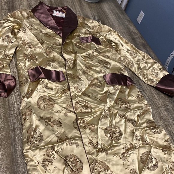 Vintage Solz Squirrell Satin Smokers Robe size 44 made in hangzhou China - Picture 2 of 7